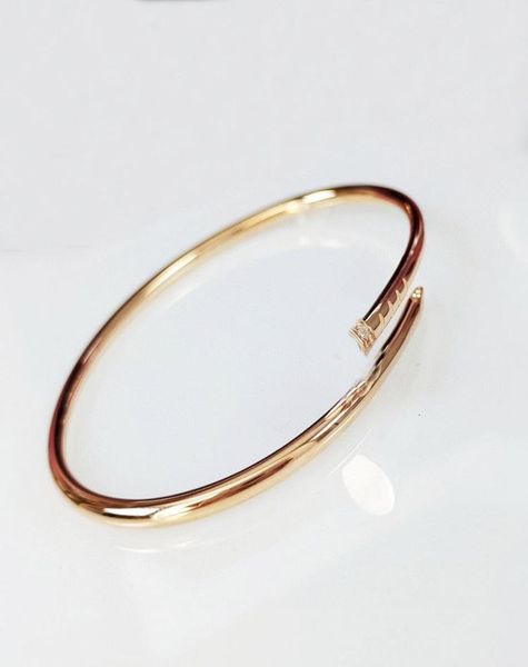 2022 luxury quality v gold charm bangle nail thin bracelet with diamond for women wedding jewelry gift engagement have stamp ps3355030399, Black
2022 luxury quality v gold charm bangle nail thin bracelet with diamond for women wedding jewelry gift engagement have stamp ps3355030399, Black