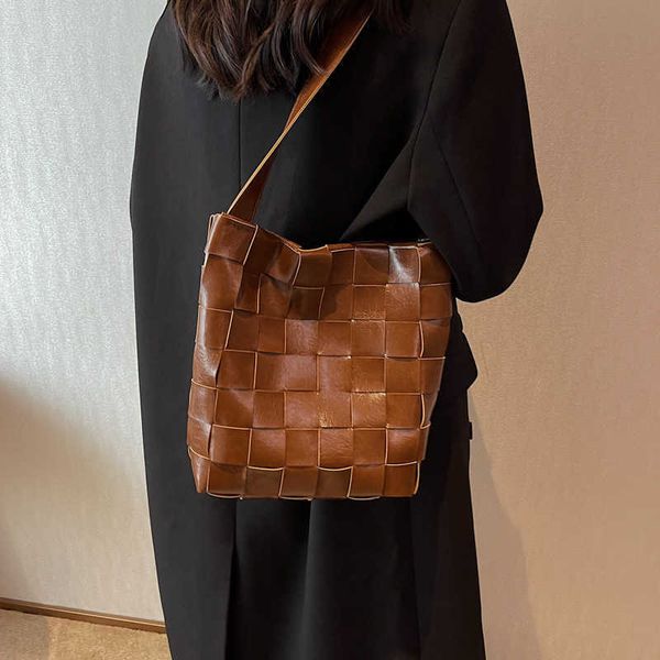 designer bag tote bag niche design commuting shoulder bag handmade woven bag new trend temperament women's bag
designer bag tote bag niche design commuting shoulder bag handmade woven bag new trend temperament women's bag