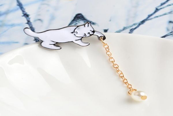new cute cartoon cat kitten pearl brooch pins chain button jacket badge2988829, Gray
new cute cartoon cat kitten pearl brooch pins chain button jacket badge2988829, Gray