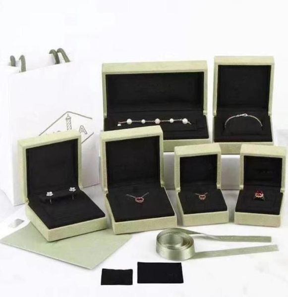 classic brand nice quality design double ring box exquisite pendant necklace jewelry gift display packaging case1991374, Black;white
classic brand nice quality design double ring box exquisite pendant necklace jewelry gift display packaging case1991374, Black;white
