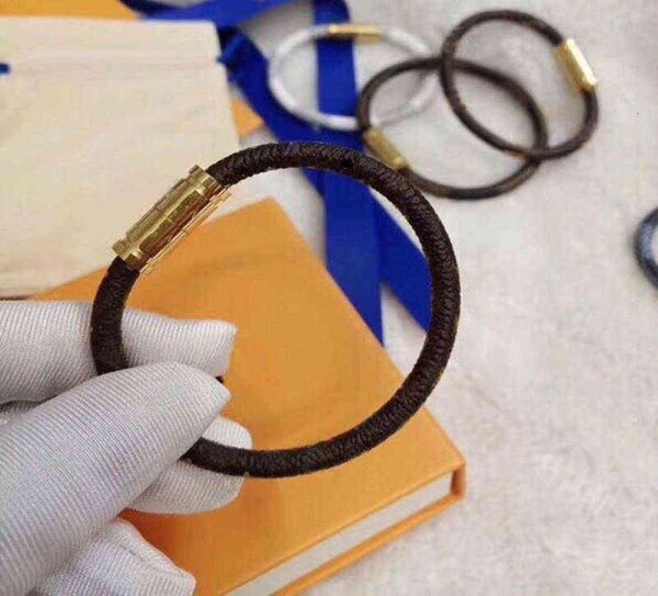 luxury fashion designer women bracelets charm exquisite unseen jewelry gold magnetic buckle leather bracelet wrist st3941069, Black
luxury fashion designer women bracelets charm exquisite unseen jewelry gold magnetic buckle leather bracelet wrist st3941069, Black