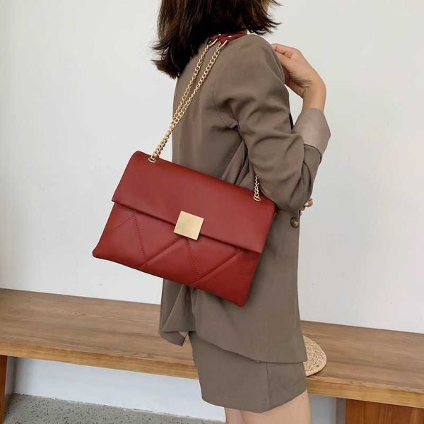 simple chain embroidered thread small square bag for women new single shoulder cross shoulder bridal wedding bag small crowd tote bag
simple chain embroidered thread small square bag for women new single shoulder cross shoulder bridal wedding bag small crowd tote bag
