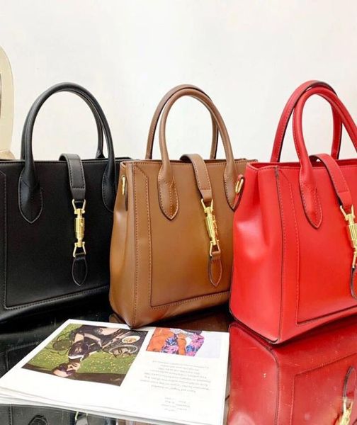 2022 sport outdoor bag fashion women leather classic size jackie quality handbag ladies shoulder 1961 large g8634006
2022 sport outdoor bag fashion women leather classic size jackie quality handbag ladies shoulder 1961 large g8634006