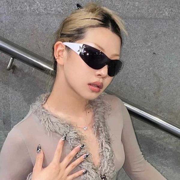 2023 new pentagram one-piece frameless y2k millennium spicy girls sunglasses ins, White;black
2023 new pentagram one-piece frameless y2k millennium spicy girls sunglasses ins, White;black