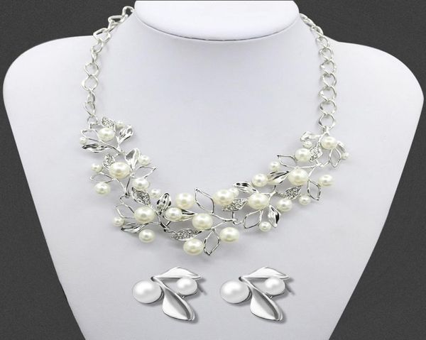 2016 fashion western leaf type necklace pearl earrings jewelry woman sweater crystal rhinestone necklace chain wedding gift6681226, Silver
2016 fashion western leaf type necklace pearl earrings jewelry woman sweater crystal rhinestone necklace chain wedding gift6681226, Silver