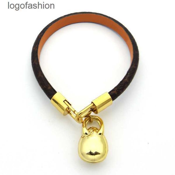 18cm real leather women designer bangles egg pendant luxury letter couple bracelets without box, Black
18cm real leather women designer bangles egg pendant luxury letter couple bracelets without box, Black