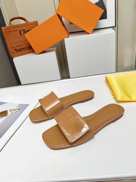2023 new black women's sandals women's summer wear non-slip flat heel beach shoes couple slippers
2023 new black women's sandals women's summer wear non-slip flat heel beach shoes couple slippers