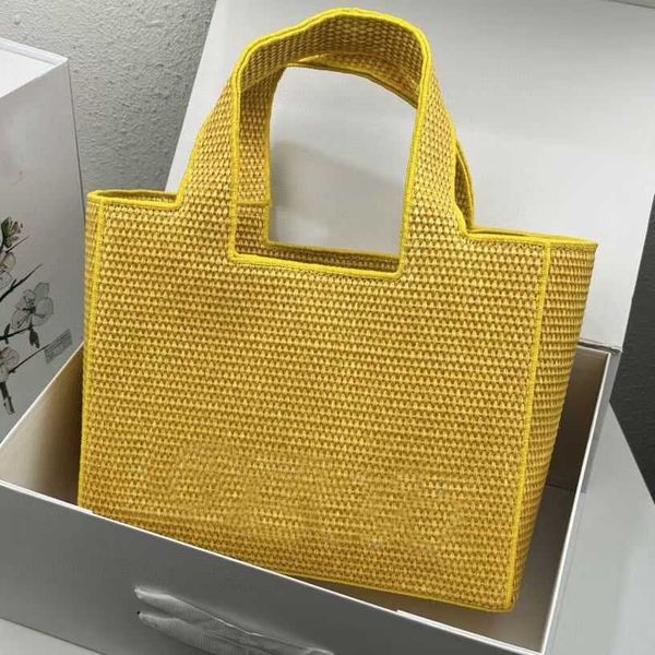bag girl designer raffia beach spain totes loewz classical bags summer woven shopping 2023 fashion tote versatile portable vegetable basket
bag girl designer raffia beach spain totes loewz classical bags summer woven shopping 2023 fashion tote versatile portable vegetable basket