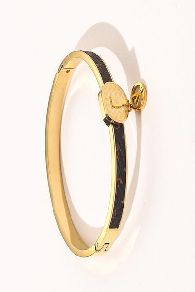new style bracelets women bangle luxury designer letter jewelry faux leather 18k gold plated stainless steel bracelet womens weddi6731328, Black
new style bracelets women bangle luxury designer letter jewelry faux leather 18k gold plated stainless steel bracelet womens weddi6731328, Black