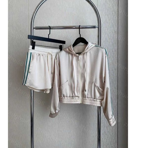23ss womens designer clothing women pants sets casual suit hooded zip-up long sleeve jacket elastic waist drawstring shorts sets women cloth, White
23ss womens designer clothing women pants sets casual suit hooded zip-up long sleeve jacket elastic waist drawstring shorts sets women cloth, White