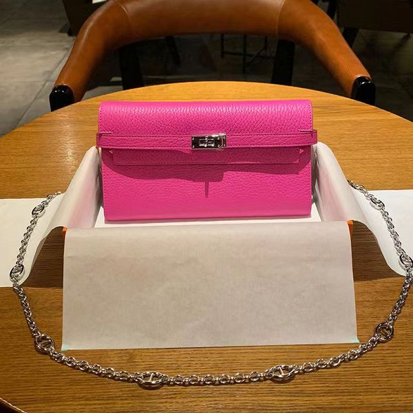 2023 new wallet fashion trend one-shoulder diagonal cross-arm small square bag summer mini lock leather handbag
2023 new wallet fashion trend one-shoulder diagonal cross-arm small square bag summer mini lock leather handbag