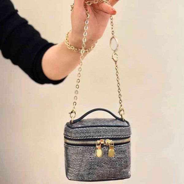canvas mini makeup bag chain handbag women shoulder purse classic letter print blue denim bags zipper open hihg quality designer lady clutch
canvas mini makeup bag chain handbag women shoulder purse classic letter print blue denim bags zipper open hihg quality designer lady clutch