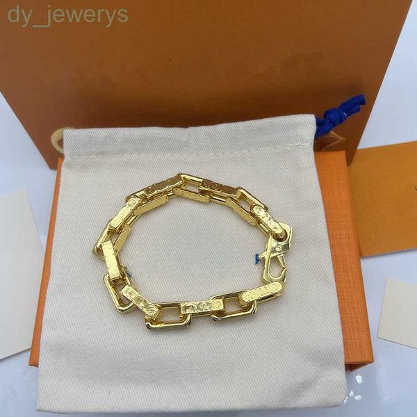 design bangle man mens bracelet designer jewelry 18 color gold buckle bracelets stainless steel woman fashion jewelry bangles, Golden;silver
design bangle man mens bracelet designer jewelry 18 color gold buckle bracelets stainless steel woman fashion jewelry bangles, Golden;silver