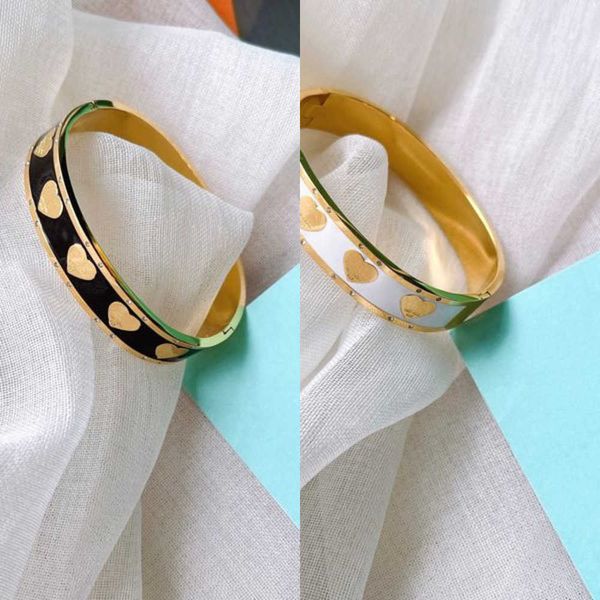 luxury bracelet her max 3 color wide heart enamel love 2023 women men bangle luxury designer jewelry black plated stainless steel lovers gif
luxury bracelet her max 3 color wide heart enamel love 2023 women men bangle luxury designer jewelry black plated stainless steel lovers gif