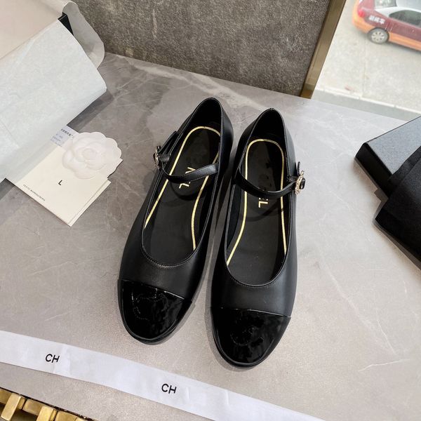 2023ss womens sandals designers flat heels comfortable sandals formal attire with flower buckle vintage mary jane shoes dance, Black
2023ss womens sandals designers flat heels comfortable sandals formal attire with flower buckle vintage mary jane shoes dance, Black