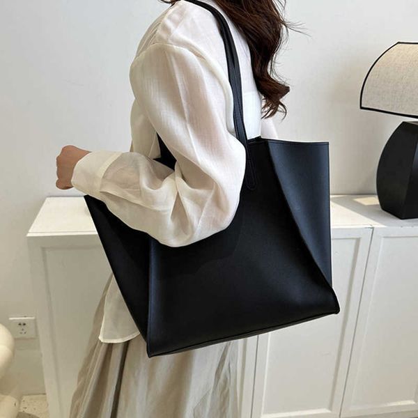 niche design new women's bag one shoulder tote bag advanced sense large capacity commuting and child mother bag
niche design new women's bag one shoulder tote bag advanced sense large capacity commuting and child mother bag