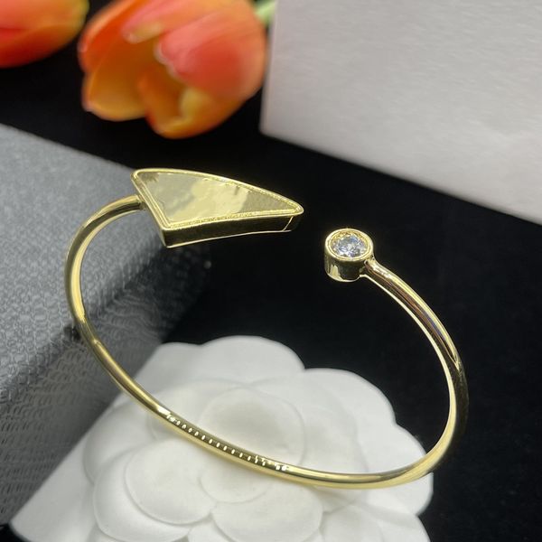 white black gold hard bracelet with triangle letter decoration fashion bracelet rock hip hop youth commuter matching party
white black gold hard bracelet with triangle letter decoration fashion bracelet rock hip hop youth commuter matching party