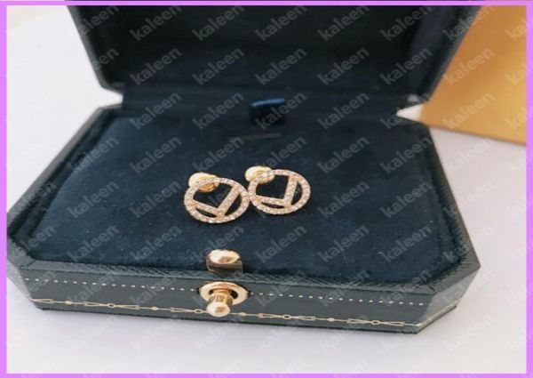 women gold fashion earrings luxurys ear studs with diamonds ladies letter earring designers jewelry for party d2211237061406, Golden;silver
women gold fashion earrings luxurys ear studs with diamonds ladies letter earring designers jewelry for party d2211237061406, Golden;silver
