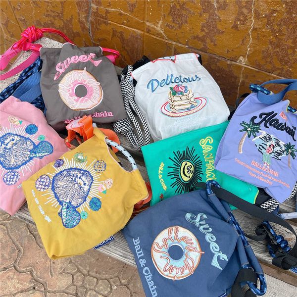 small handbag for women in spring and autumn period small crowd knitted south east gate student handheld casual bucket tote bag
small handbag for women in spring and autumn period small crowd knitted south east gate student handheld casual bucket tote bag