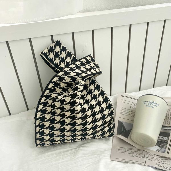minority design color knitted thousand bird lattice bag tote bag tide brand and south korea single shoulder woven hand-held underarm women&#
minority design color knitted thousand bird lattice bag tote bag tide brand and south korea single shoulder woven hand-held underarm women&#