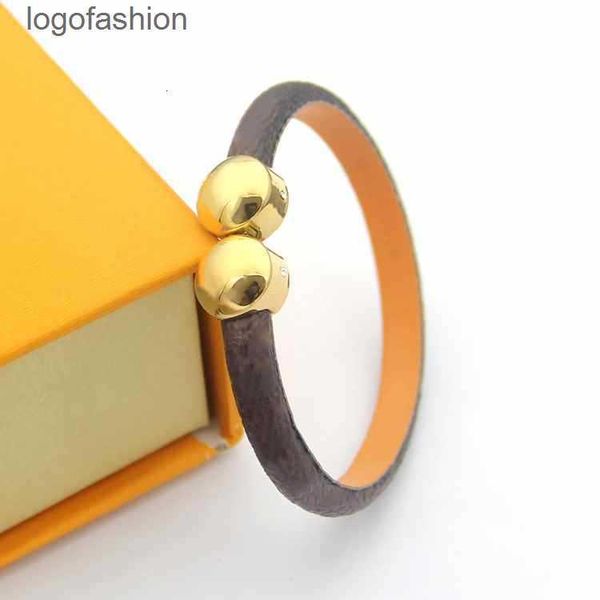3 colors titanium steel real leather bangle women love designer bracelets double round buckle bangles v letter fashion jewelry lady party gi, Black
3 colors titanium steel real leather bangle women love designer bracelets double round buckle bangles v letter fashion jewelry lady party gi, Black