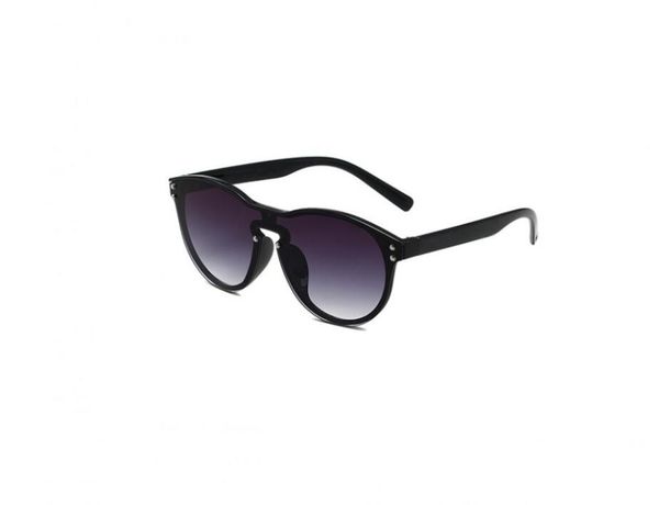 fashion designer sunglasses for men women luxury pc frame sun glasses classic adumbral eyewear accessories1333, White;black
fashion designer sunglasses for men women luxury pc frame sun glasses classic adumbral eyewear accessories1333, White;black
