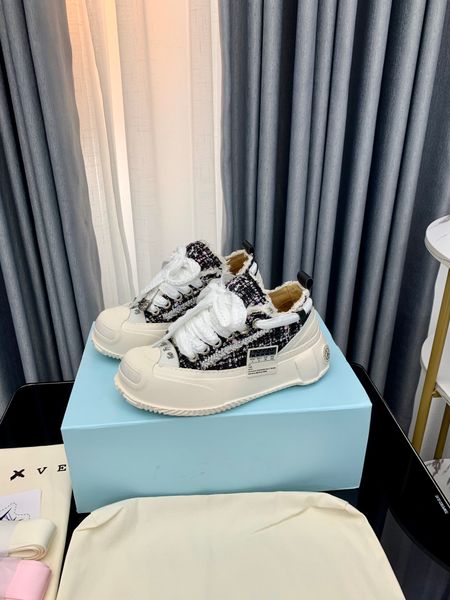 vanness wu xvessel the same type of black and white canvas shoes 2023 xia lady beggar casual shoes
vanness wu xvessel the same type of black and white canvas shoes 2023 xia lady beggar casual shoes