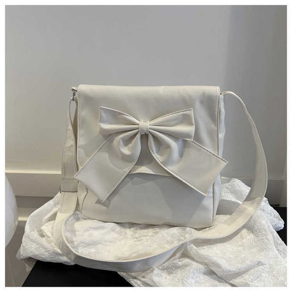 leisure niche commuting bag for women new versatile large capacity single shoulder bag fashionable portable crossbody tote bag
leisure niche commuting bag for women new versatile large capacity single shoulder bag fashionable portable crossbody tote bag