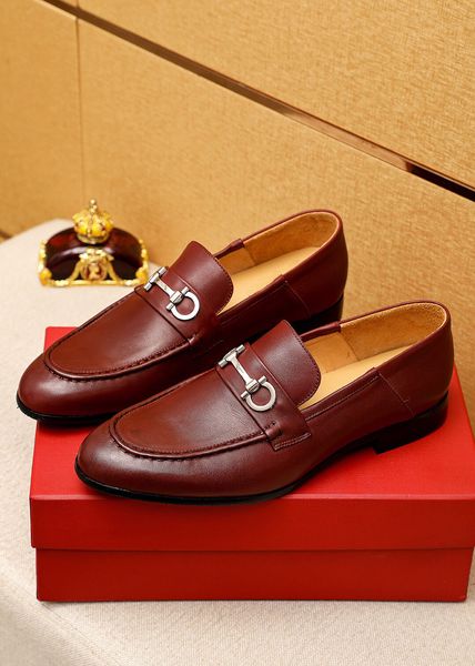 2023 men genuine leather dress shoes slip on business designer casual loafers new male brand classic suits flats size 38-47, Black
2023 men genuine leather dress shoes slip on business designer casual loafers new male brand classic suits flats size 38-47, Black
