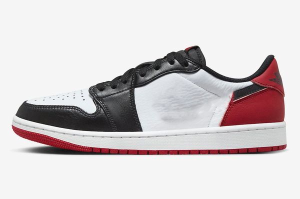 2023 authentic 1 low og black toe outdoor shoes white black varsity red men women sports sneakers with original box cz0790-106
2023 authentic 1 low og black toe outdoor shoes white black varsity red men women sports sneakers with original box cz0790-106