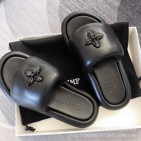 upgraded version~fashion brand smfk black balloon ni the same female summer new style wearing thick soled bread slippers
upgraded version~fashion brand smfk black balloon ni the same female summer new style wearing thick soled bread slippers