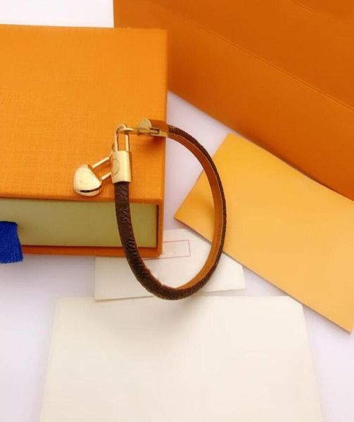 2021 various styles fashion bracelets jewelry women leather designer snap braceltes letter couple bracelet8347968, Silver
2021 various styles fashion bracelets jewelry women leather designer snap braceltes letter couple bracelet8347968, Silver