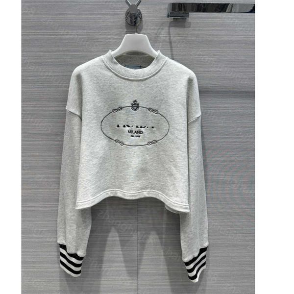 23ss women hoodie brand designer new round neck preppy letter logo embroidery color combination short long-sleeved hoodie womens clothing a1, Black
23ss women hoodie brand designer new round neck preppy letter logo embroidery color combination short long-sleeved hoodie womens clothing a1, Black