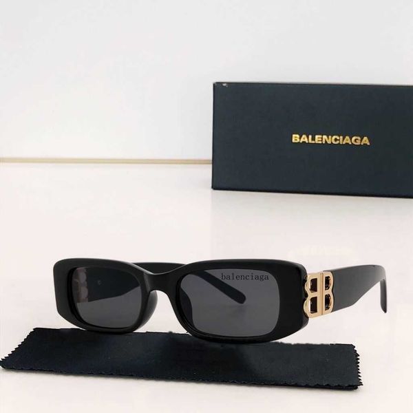 paris new fashion sunglasses trend ins style sunglasses street shoot tourism anti glare lens engraving, White;black
paris new fashion sunglasses trend ins style sunglasses street shoot tourism anti glare lens engraving, White;black