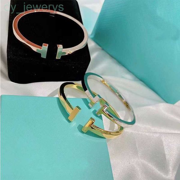 2022 new 316l titanium steel cuff bracelet luxury brand couple love t bracelet for men women european classic designer bracelets jewelry, Black
2022 new 316l titanium steel cuff bracelet luxury brand couple love t bracelet for men women european classic designer bracelets jewelry, Black