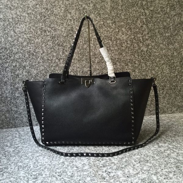 luxury tote bag medium grainy calfskin rockstud bag hook closure crossbody bag designer handbags for women shoulder bag platinum-finish meta
luxury tote bag medium grainy calfskin rockstud bag hook closure crossbody bag designer handbags for women shoulder bag platinum-finish meta