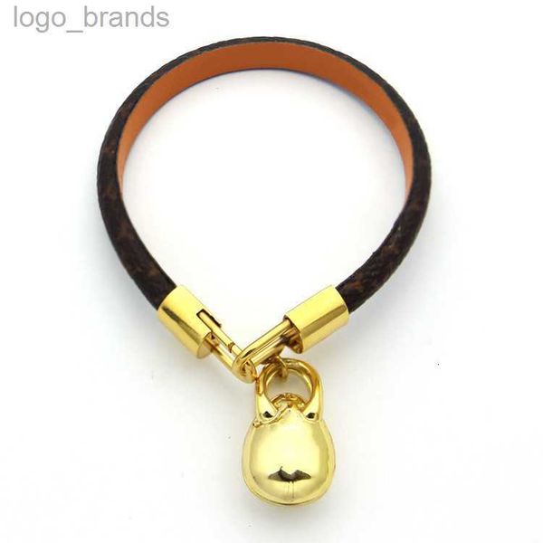 18cm real leather women designer bangles egg pendant luxury letter couple bracelets without box, Black
18cm real leather women designer bangles egg pendant luxury letter couple bracelets without box, Black