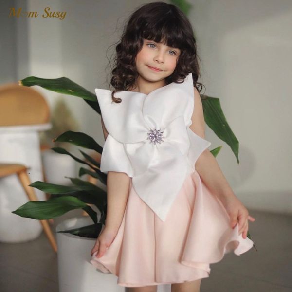 girl's dresses baby girl princess satin dress sleeveless child vintage big flower vestido party pageant birthday wedding baby clothes 1, Red;yellow
girl's dresses baby girl princess satin dress sleeveless child vintage big flower vestido party pageant birthday wedding baby clothes 1, Red;yellow