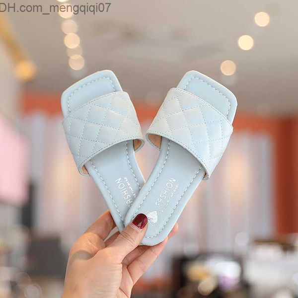 slipper summer slippers for girls 2023 korean flat bottom fashion word thong solid color children' fashion beach shoes z230713, Black;grey
slipper summer slippers for girls 2023 korean flat bottom fashion word thong solid color children' fashion beach shoes z230713, Black;grey