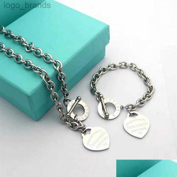 bangle luxury designer sterling sier heart bangle bracelet necklace set shape original fashion classic women jewelry gift wi266d drop dhp7b, Black
bangle luxury designer sterling sier heart bangle bracelet necklace set shape original fashion classic women jewelry gift wi266d drop dhp7b, Black