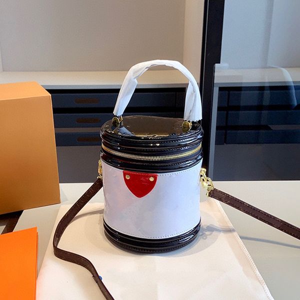 designer luxury fashion women's cross body handbags classic letter personality versatile genuine leather women crossbody
designer luxury fashion women's cross body handbags classic letter personality versatile genuine leather women crossbody