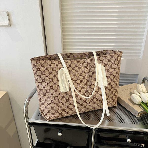 new trend tote bag niche print large capacity shoulder bag fashionable women's bag temperament handbag
new trend tote bag niche print large capacity shoulder bag fashionable women's bag temperament handbag