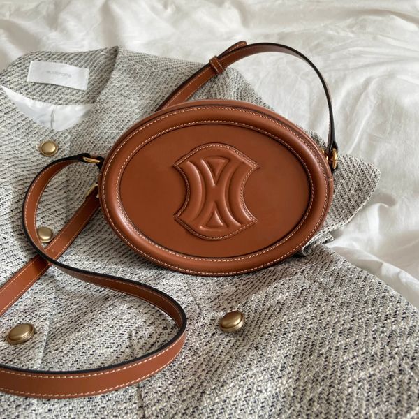 designer shoulder bag embossed logo smooth cow leather oval mooncake bag wallet shoulder bag messenger bag multiple colors
designer shoulder bag embossed logo smooth cow leather oval mooncake bag wallet shoulder bag messenger bag multiple colors