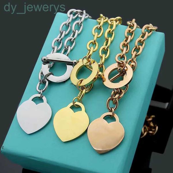 2023 new luxury love pendant necklace charm fashion men's and women's necklaces high-quality stainless steel designer jewelry, Golden;silver
2023 new luxury love pendant necklace charm fashion men's and women's necklaces high-quality stainless steel designer jewelry, Golden;silver