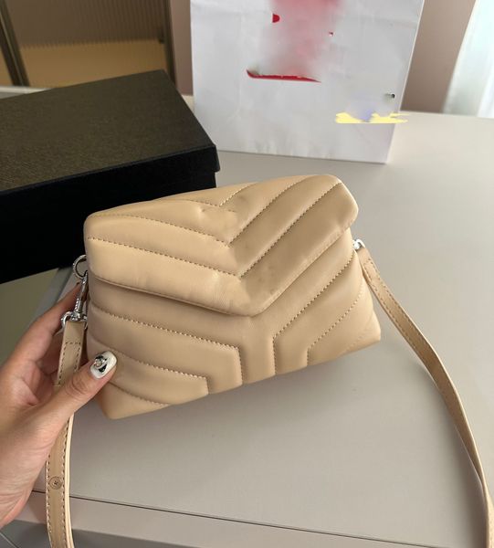 designer crossbody bag shoulder bag womens purses coin bag luxurys small handbags classic flap wave pattern embroidery thread 5a+ chain bag
designer crossbody bag shoulder bag womens purses coin bag luxurys small handbags classic flap wave pattern embroidery thread 5a+ chain bag
