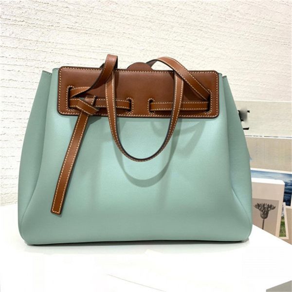 luxury shopping bags designer bag tote bags new women handbags genuine leather fashion shoulder bags the tote bag
luxury shopping bags designer bag tote bags new women handbags genuine leather fashion shoulder bags the tote bag