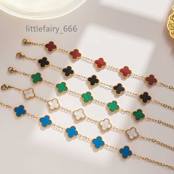 fashion jewelry designer bracelet new four-leaf clover bracelet female south simple ins five-flower fritillary luck clover bracelet girl gif, Golden;silver
fashion jewelry designer bracelet new four-leaf clover bracelet female south simple ins five-flower fritillary luck clover bracelet girl gif, Golden;silver