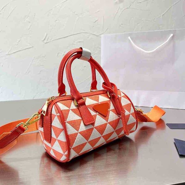 prdbag triangle evening bags designer bag pillow luxury shoulder women fashion two-tone canvas hand wide strap crossbody wallet 220908
prdbag triangle evening bags designer bag pillow luxury shoulder women fashion two-tone canvas hand wide strap crossbody wallet 220908