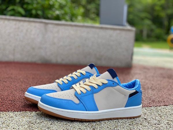 2023 release authentic 1 low og unc pe white premium suede university blue men woman sports sneakers with original box cz0790-141 size 36-47, Black
2023 release authentic 1 low og unc pe white premium suede university blue men woman sports sneakers with original box cz0790-141 size 36-47, Black