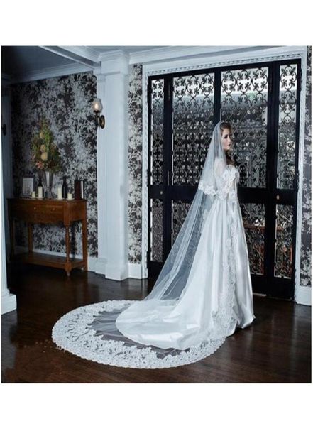 2019 fashion cathedral wedding veil promotion with comb twolayers beautiful lace appliques v us de noiva2571788, Black
2019 fashion cathedral wedding veil promotion with comb twolayers beautiful lace appliques v us de noiva2571788, Black